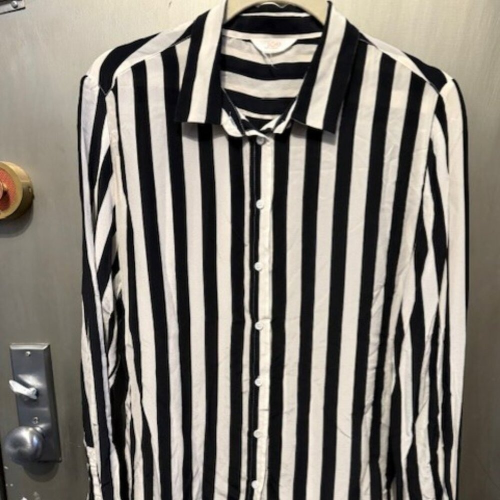 Silk blend Black & White Stripe button front blouse - Picture 7 of 16
